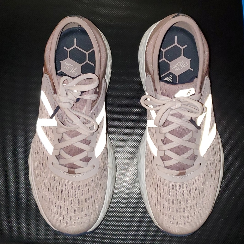 New Balance 1080v9 Fresh Foam / Cashmere + navy